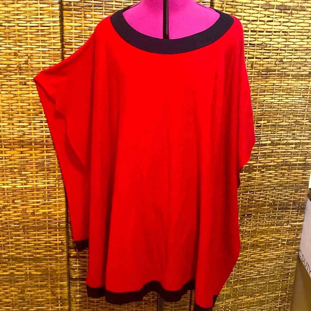 NWT Whisper Knit By Louis Dell’Olio red black trim sweater poncho m/L